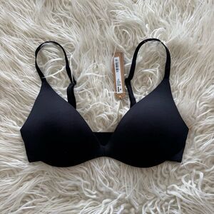 Skims Wireless Super Push up Bra Onyx Size 32B